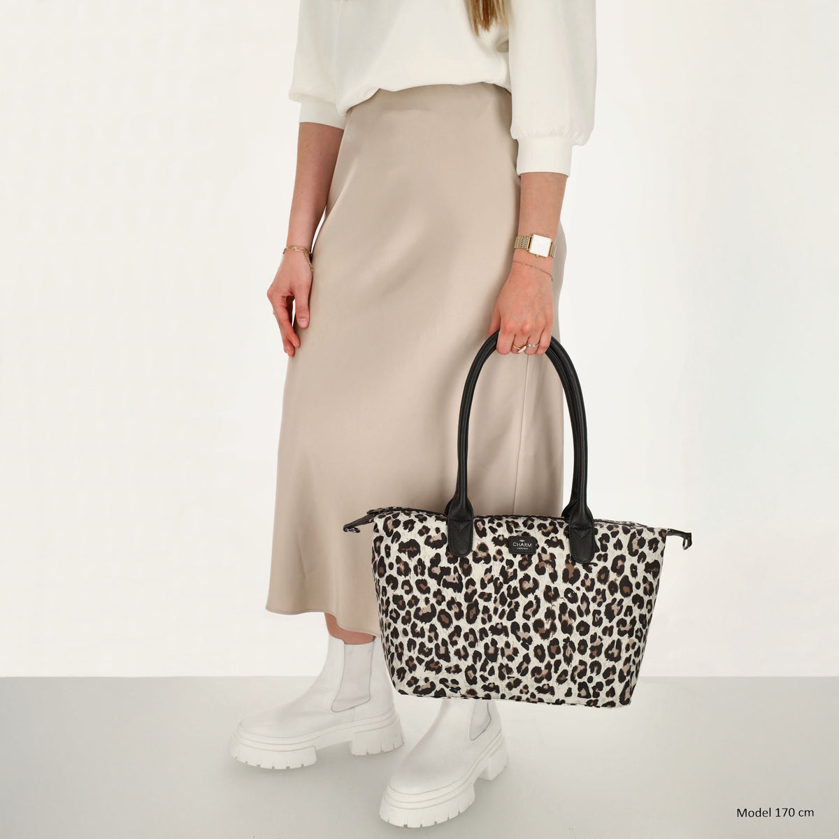 Schultertasche 42x25cm in Leo|Beige aus Nylon - leder-accessoires.com