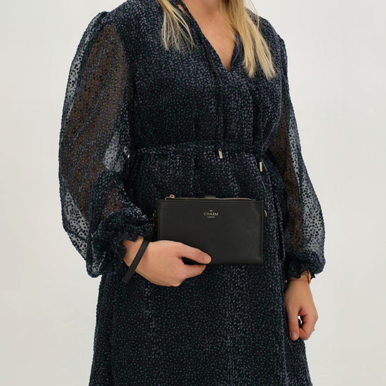 Börse|Handytasche 12x18,5cm in Schwarz mit Umhängeriemen - leder-accessoires.com