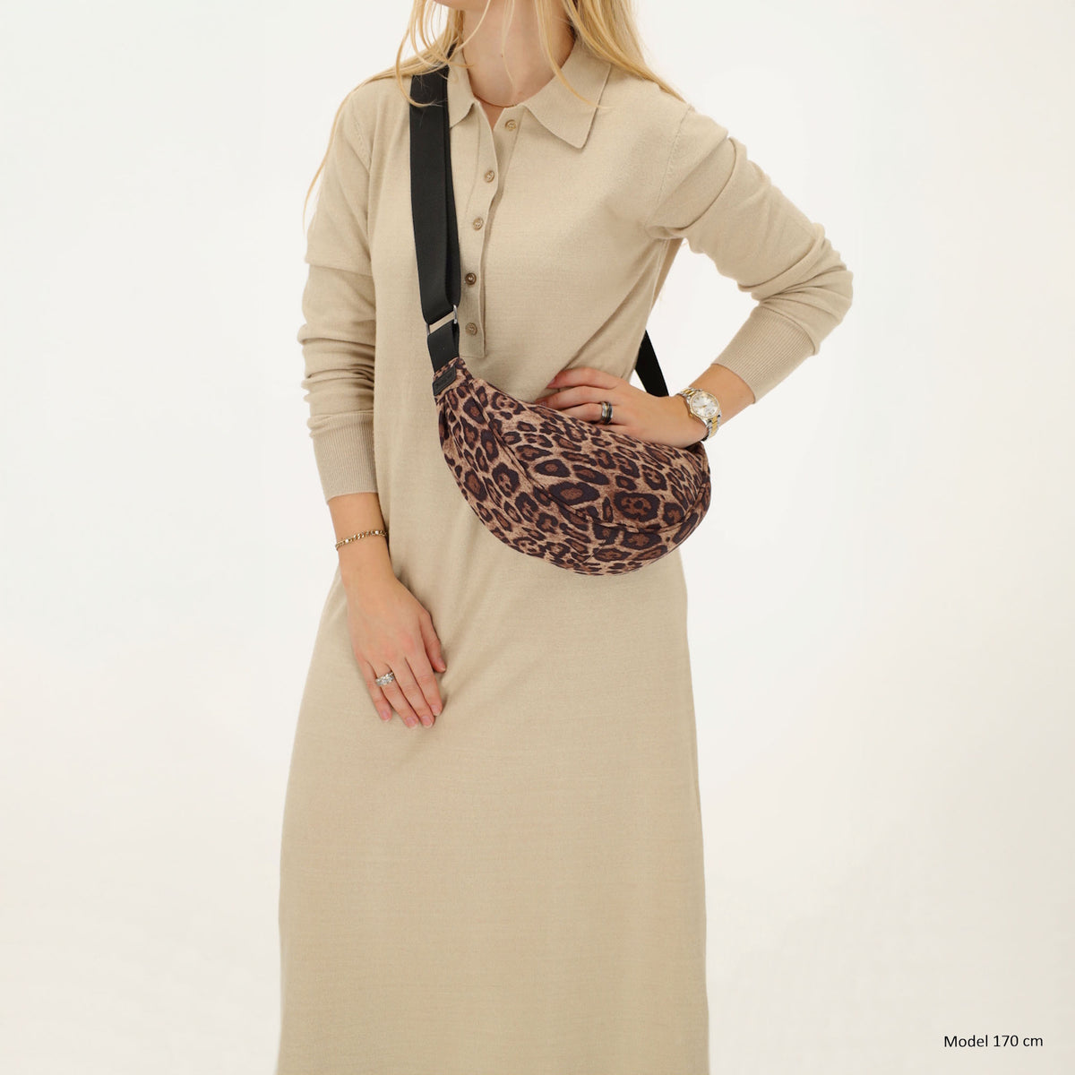 Leoparden Bodybag 39x18 cm – Trendige Animal Tasche - leder-accessoires.com
