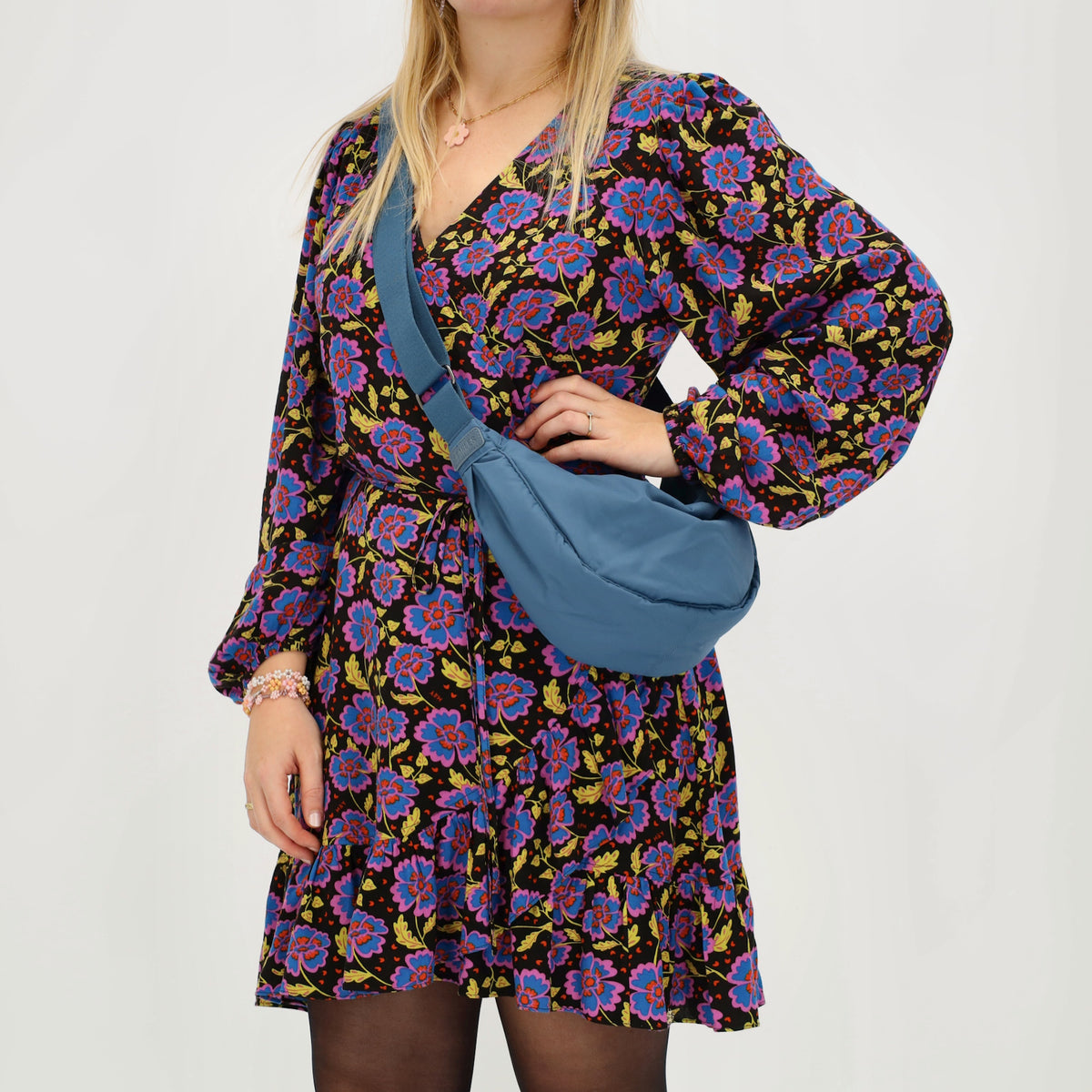 Bodybag 39x18cm in Jeansblau mit Reißverschluss - leder-accessoires.com