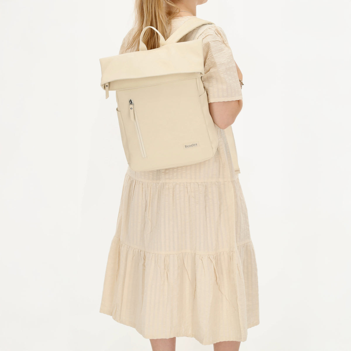 Cityrucksack 36x28cm in Creme mit Umschlag und Reißverschluss - leder-accessoires.com