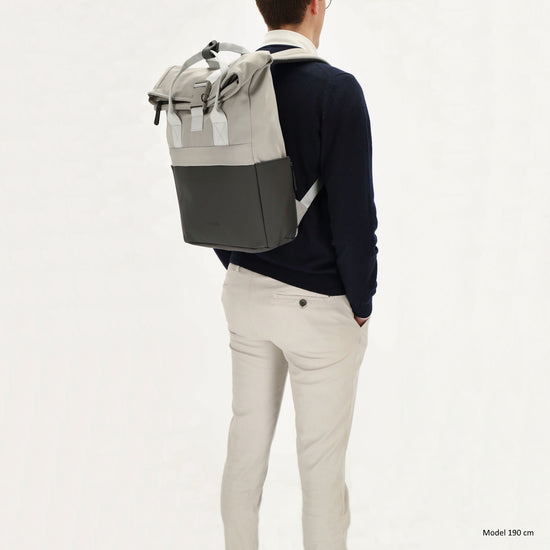 Laptoprucksack 53x28cm in Grau|Schwarz mit zusätzlichen Griffen - leder-accessoires.com