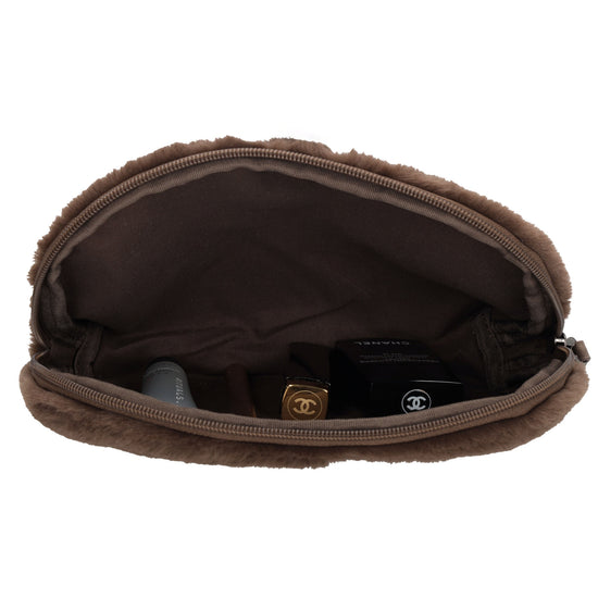 Brauner Kosmetikbeutel 23x16,5cm aus weichem Kunstfell – kompakt & praktisch - leder-accessoires.com