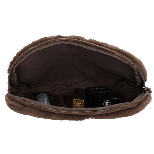 Brauner Kosmetikbeutel 23x16,5cm aus weichem Kunstfell – kompakt & praktisch - leder-accessoires.com