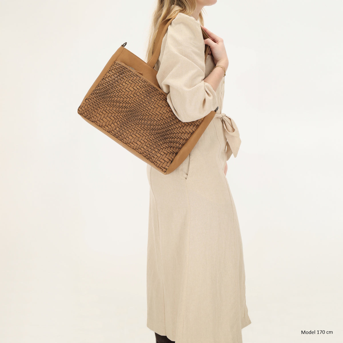 Vollleder Shopper in Taupe 35x25x10cm im Boho Chic Stil - leder-accessoires.com