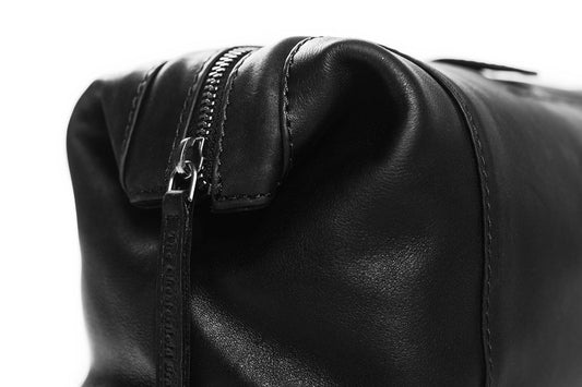 Kulturtasche | Mausefalle 28x14cm in Schwarz aus Leder - leder-accessoires.com