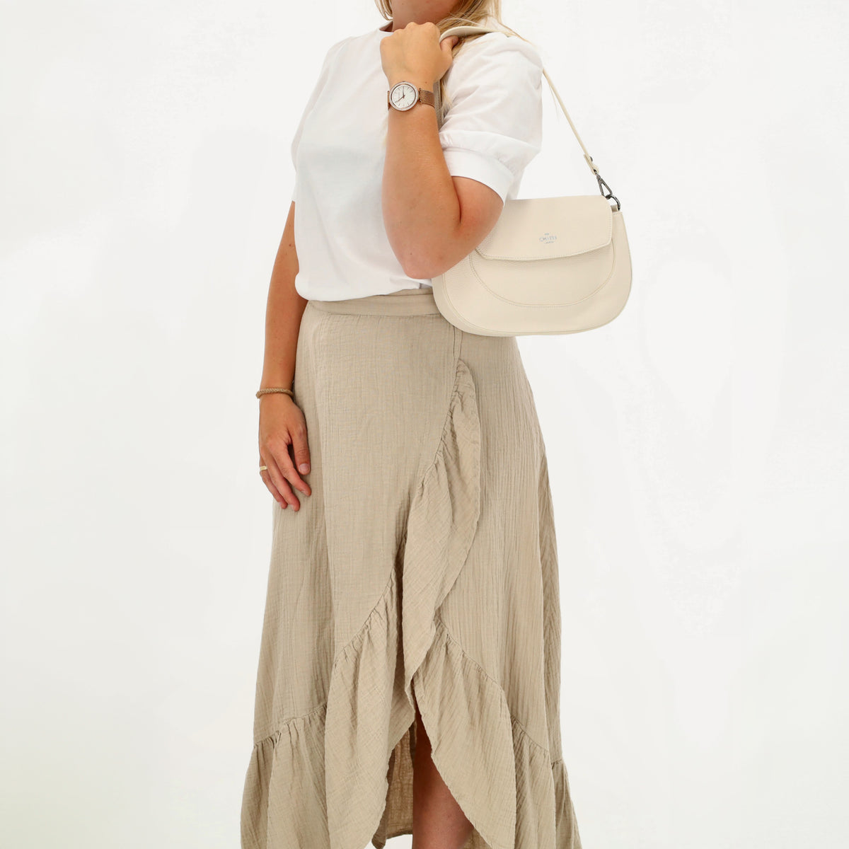 Schultertasche 28x17cm in Creme mit Reißverschluss und Überschlag - leder-accessoires.com