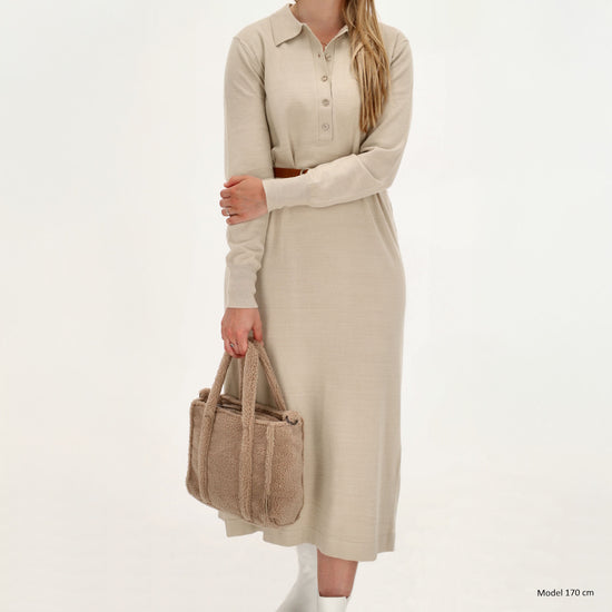 Teddy Tasche Damen Taupe 27 x 22cm – trendige Handtasche mit Schulterriemen - leder-accessoires.com