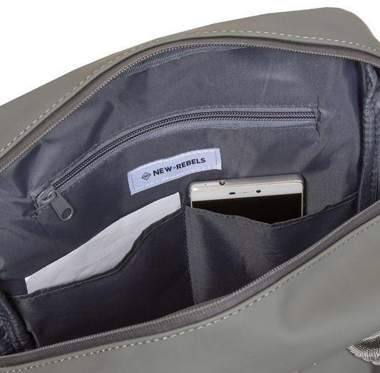 Laptoprucksack 9L in Grau mit verschweißten Reißverschlüssen - leder-accessoires.com