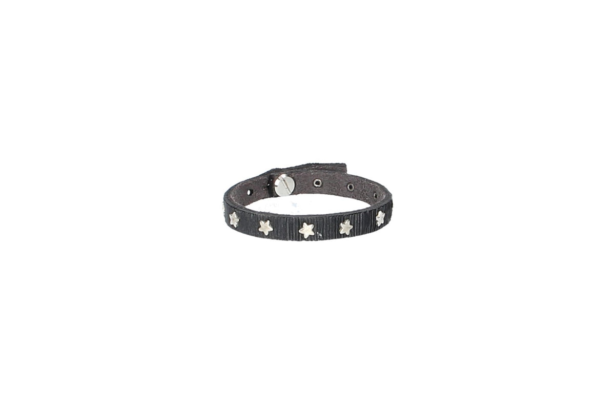 Armband geschlitzt mit Sternennieten in Schwarz aus Leder - leder-accessoires.com